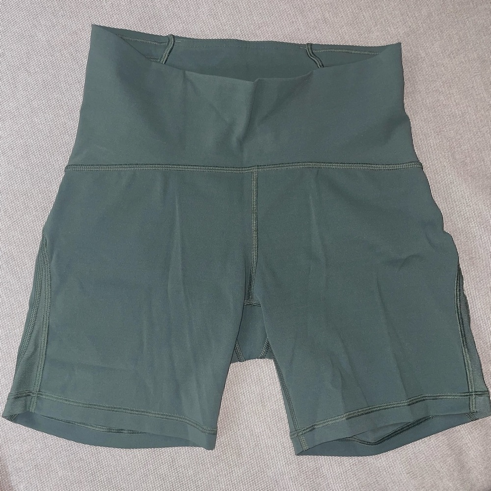 Lululemon Train Times Mid-Rise Short 6”